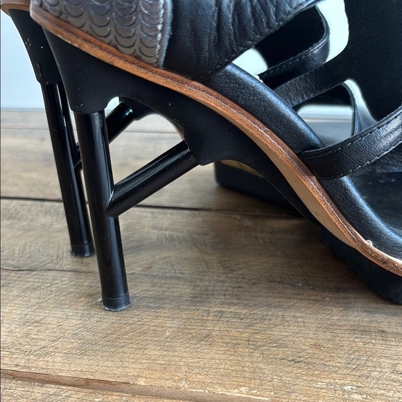 Adidas Black Heels with Chunky Block Heel - Picture 5 of 9